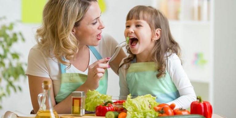 RECOMENDACIONES PARA LA HORA DE COMER