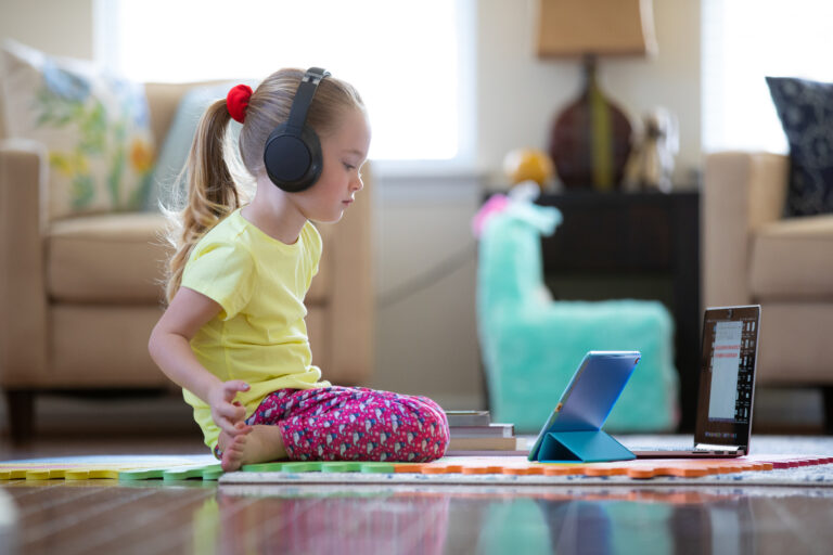 Desarrollo infantil y uso de pantallas: recomendaciones actuales